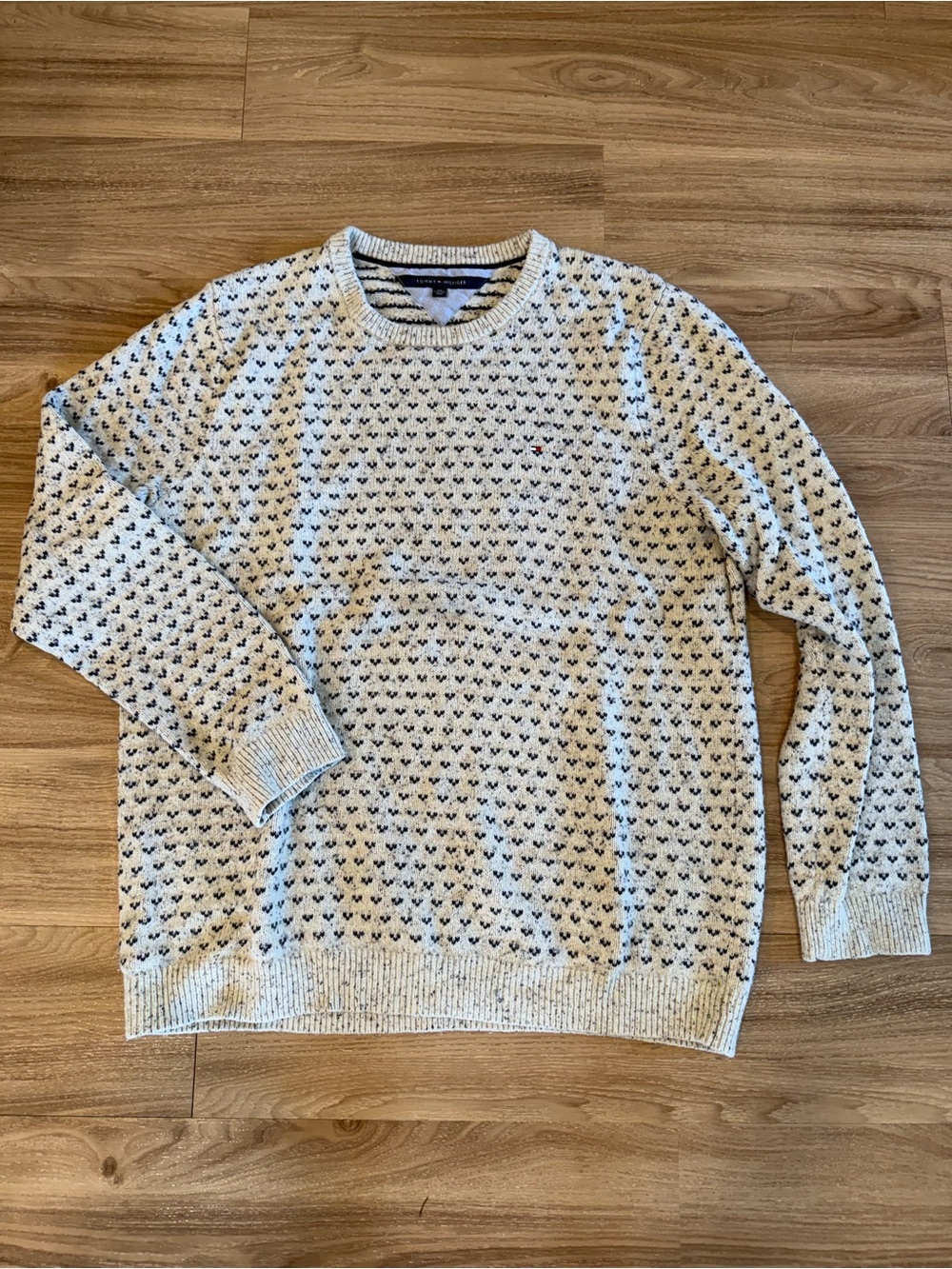 Tommy Hilfiger Cream Crewneck Sweater with Navy Pattern
